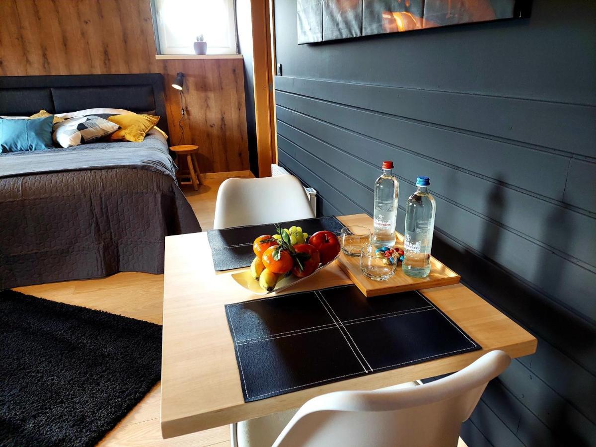 La Chambre D'En Haut La Reid Bagian luar foto